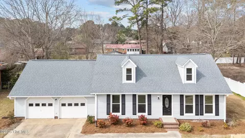 2476 Pine Knoll Dr, Kinston, NC 28504