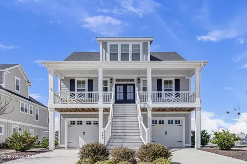 345 Spicer Lake Dr, Holly Ridge, NC 28445