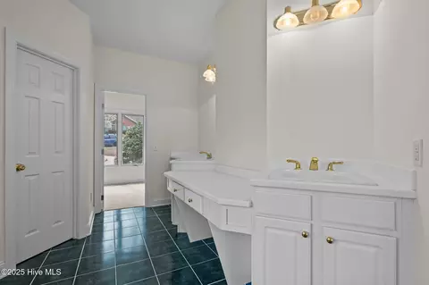 Bath - 865 Diamondhead Dr S, Pinehurst, NC 28374 photo 2 of 3