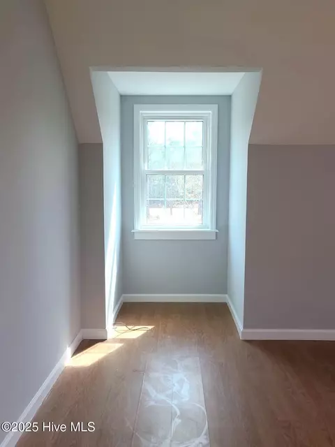 Bedroom - 200 Oakmont Dr, Hampstead, NC 28443 photo 9 of 14
