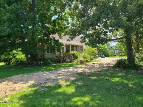 Exterior - 200 Oakmont Dr, Hampstead, NC 28443 photo 19 of 23