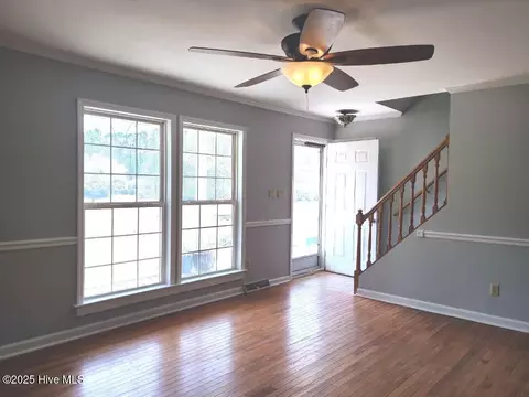 Living - 200 Oakmont Dr, Hampstead, NC 28443 photo 3 of 8
