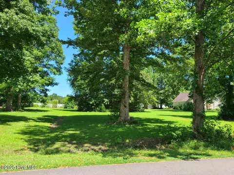 Exterior - 200 Oakmont Dr, Hampstead, NC 28443 photo 7 of 23
