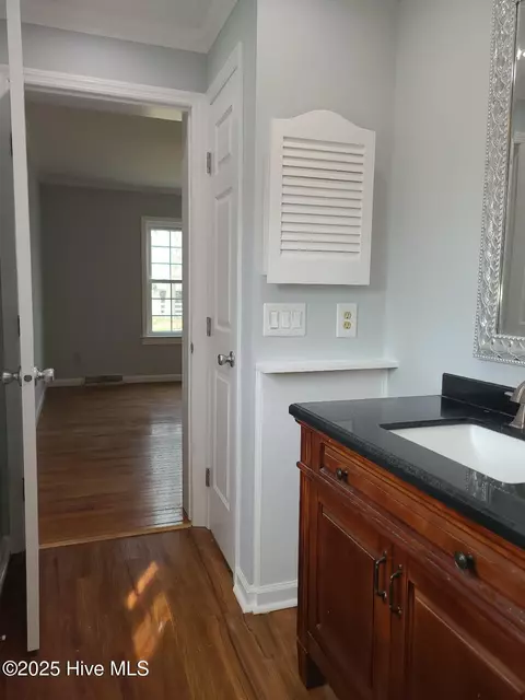 Bath - 200 Oakmont Dr, Hampstead, NC 28443 photo 3 of 6