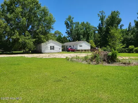 Exterior - 200 Oakmont Dr, Hampstead, NC 28443 photo 15 of 23