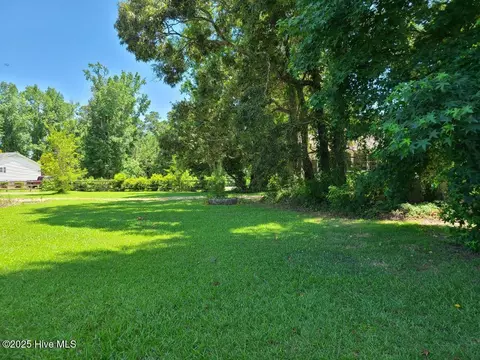 Exterior - 200 Oakmont Dr, Hampstead, NC 28443 photo 16 of 23
