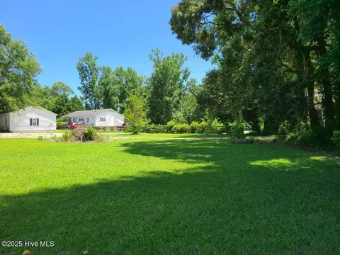Exterior - 200 Oakmont Dr, Hampstead, NC 28443 photo 14 of 23