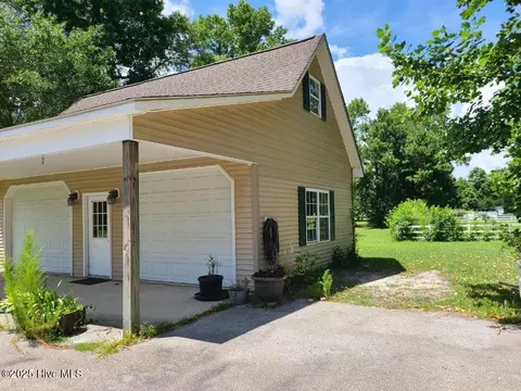 Exterior - 200 Oakmont Dr, Hampstead, NC 28443 photo 8 of 23