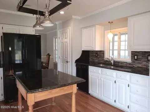 Kitchen - 200 Oakmont Dr, Hampstead, NC 28443 photo 2 of 2