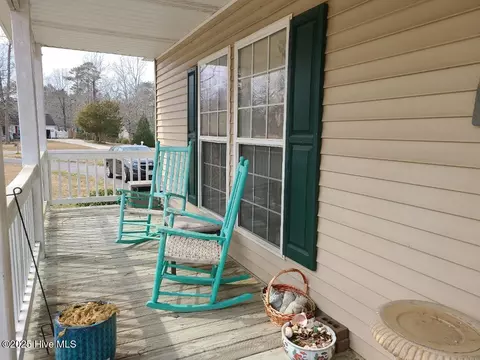Exterior - 200 Oakmont Dr, Hampstead, NC 28443 photo 3 of 23
