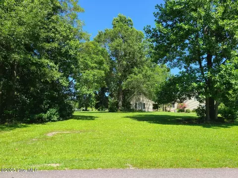 Exterior - 200 Oakmont Dr, Hampstead, NC 28443 photo 6 of 23