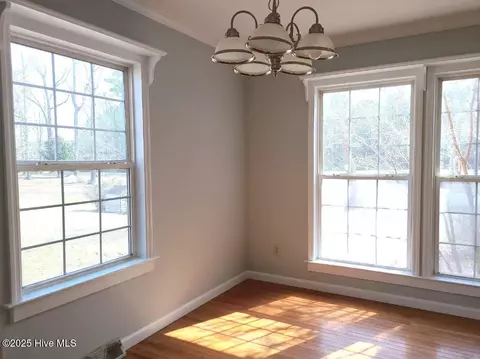 Dining - 200 Oakmont Dr, Hampstead, NC 28443 photo 6 of 6