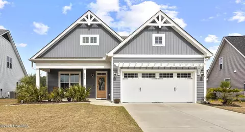202 Bachmans Trl, Hampstead, NC 28443