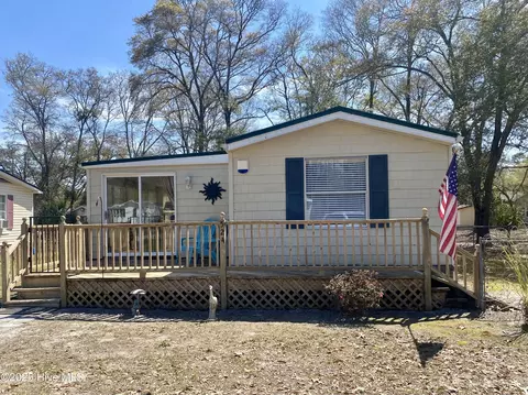 524 Live Oak Dr, Sunset Beach, NC 28468