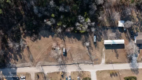 131 Wildcat Pond Rd, Hubert, NC 28539