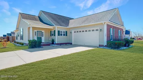 101 Winterlochen Dr, Jacksonville, NC 28540