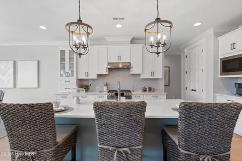Kitchen - 285 Planters Walk, Hampstead, NC 28443 photo 3 of 3