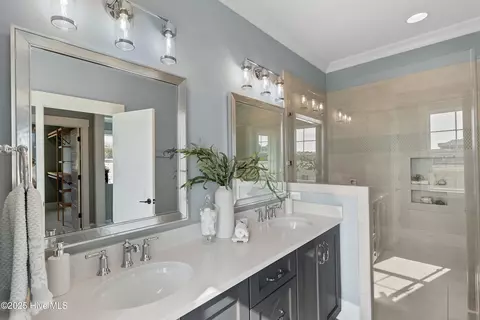 Bath - 285 Planters Walk, Hampstead, NC 28443 photo 1 of 4