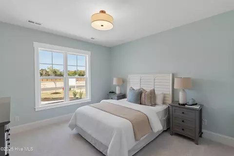 Bedroom - 285 Planters Walk, Hampstead, NC 28443 photo 3 of 7