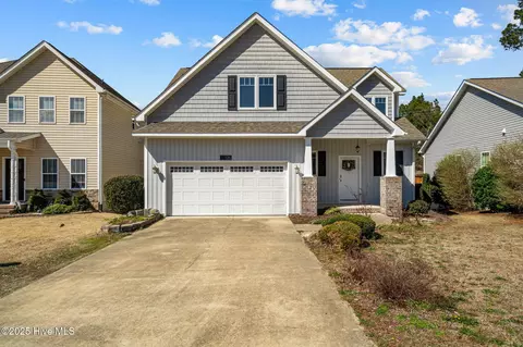 126 Lightwater Dr, Aberdeen, NC 28315
