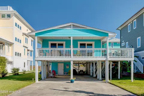 102 Virginia Ave, Carolina Beach, NC 28428