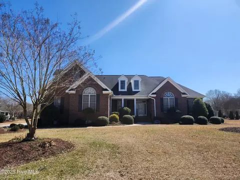 228 W Meath Dr, Winterville, NC 28590