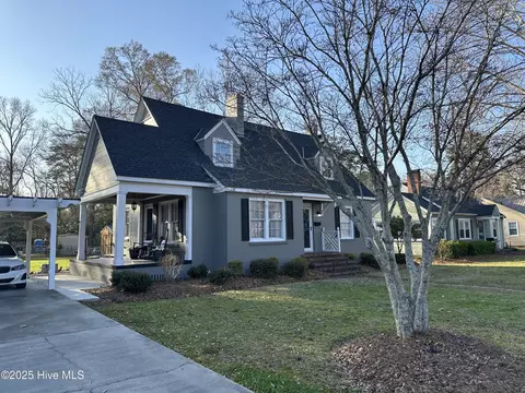 112 S Thompson St, Whiteville, NC 28472