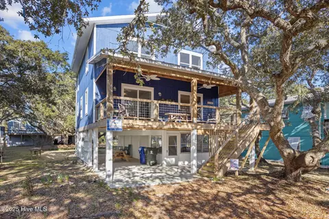 114 Beachwood Dr, Surf City, NC 28445