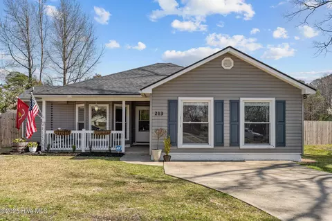 213 Rawls Ct, Jacksonville, NC 28540