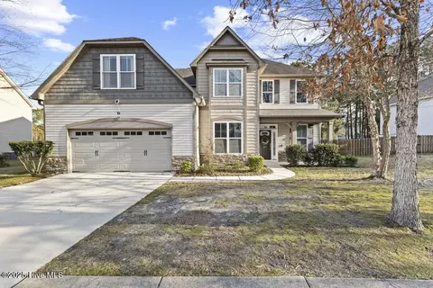 107 Pagoda Ct, Hampstead, NC 28443