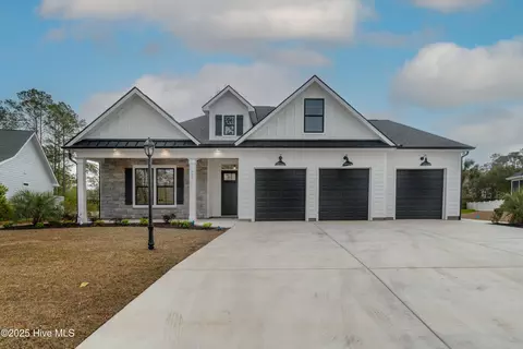610 Ashton Ct NW, Calabash, NC 28467