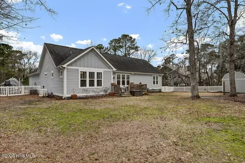 802 Sarah Ln, Hampstead, NC 28443 photo 27