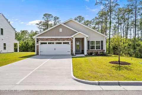 19 N Umbrella Palm Dr, Hampstead, NC 28443