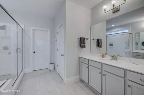 Bath - 13 Artisan Dr, Hampstead, NC 28443 photo 3 of 5