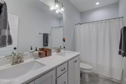 Bath - 13 Artisan Dr, Hampstead, NC 28443 photo 5 of 5