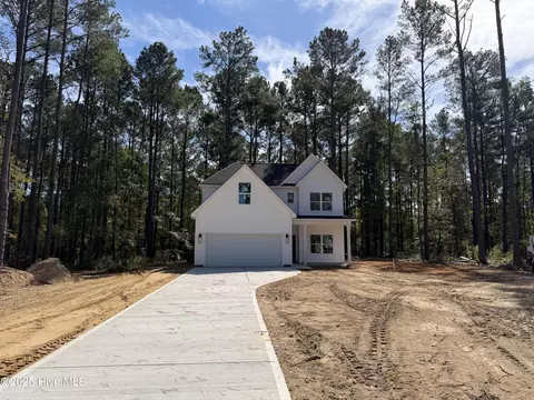 103 Plum Ct, Burgaw, NC 28425
