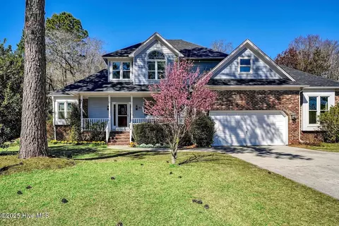 300 Snug Harbour Dr, Wilmington, NC 28405
