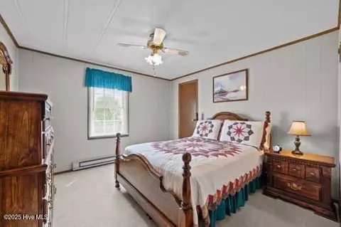Bedroom - 194 Bay Shore Dr, Chocowinity, NC 27817 photo 5 of 6