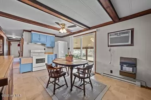 Dining - 194 Bay Shore Dr, Chocowinity, NC 27817 photo 1 of 4