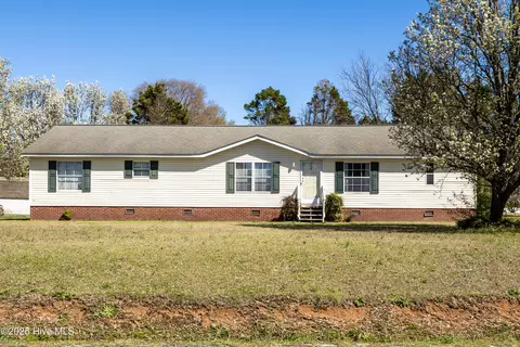 15 Idlewood Ln, Clinton, NC 28328