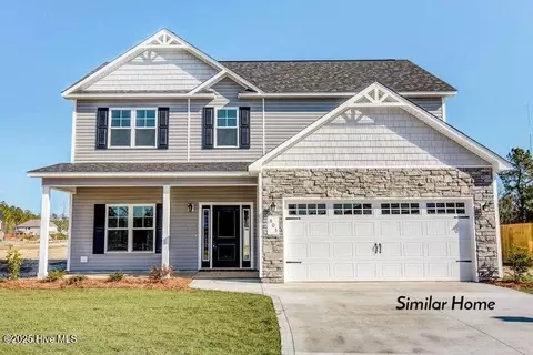 554 Orchard Creek Dr, Richlands, NC 28574