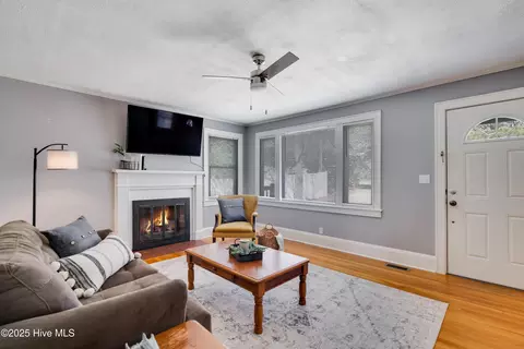 803 Jefferson St, Hamlet, NC 28345 photo 5