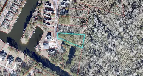 2102 Hidden Harbor Dr, New Bern, NC 28562