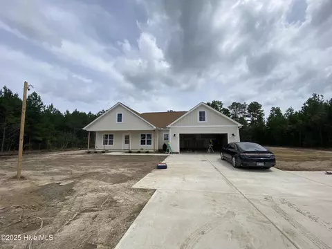 111 Rae Dr, Pikeville, NC 27863