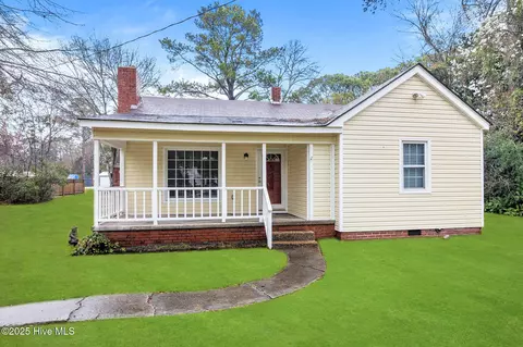 406 Sandy Point Rd, New Bern, NC 28560