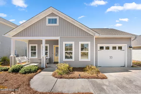 129 NE 32nd St, Oak Island, NC 28465