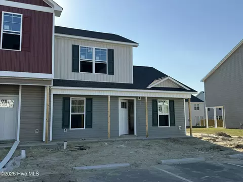 241 Crab Claw Spit Ln, Jacksonville, NC 28546