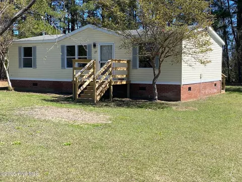 17 Turkey Creek Rd, Rocky Point, NC 28457
