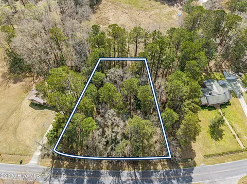 155 Flowers Pridgen Dr, Whiteville, NC 28472