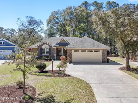 212 Olde Oak Ln, Sunset Beach, NC 28468